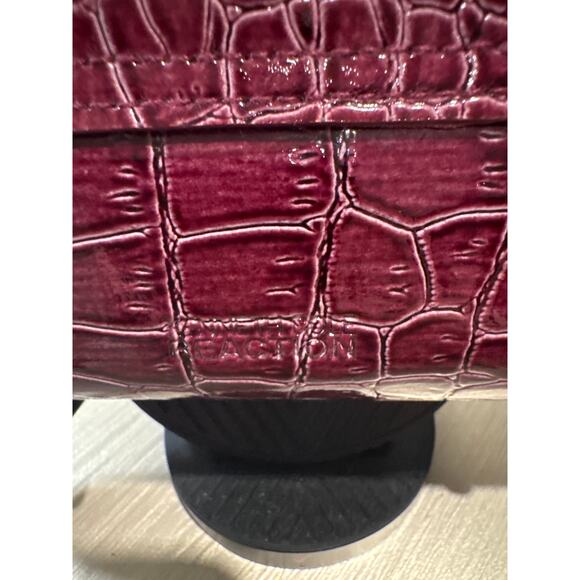 Kenneth Cole Reaction Purple Faux Animal Print Texture & Design Wristlet/Clutch - Picture 3 of 8